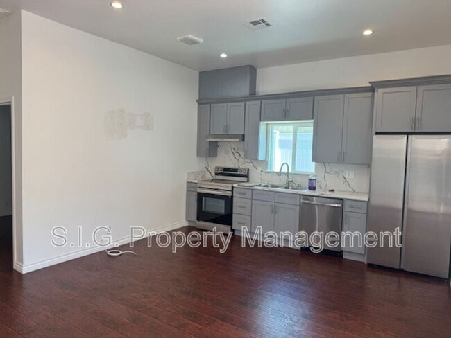 Building Photo - 7747 Valmont St Rental