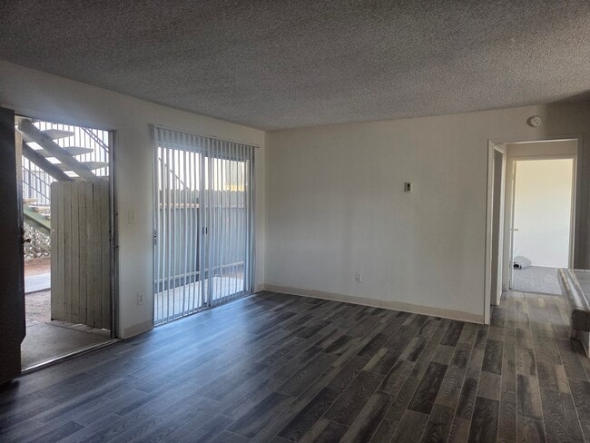 Photo - 991 N Mollison Ave Unit 03