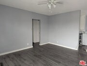 Photo - 901 W 64th St Unit 3