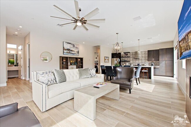 Photo - 53720 Avenida Madero