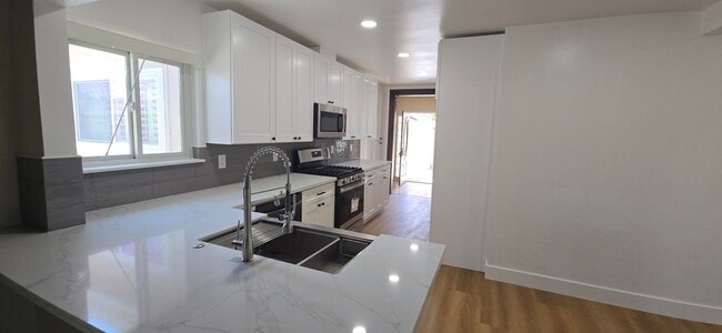 Building Photo - Spacious 3-Bedroom Single Family House with bonus room in Torrance- $4,400/month