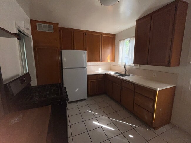 Photo - 5618 Kinston Ave