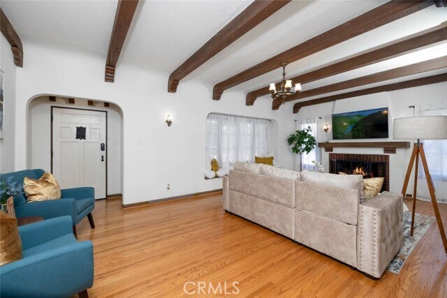 Photo - 15803 Victoria Ave