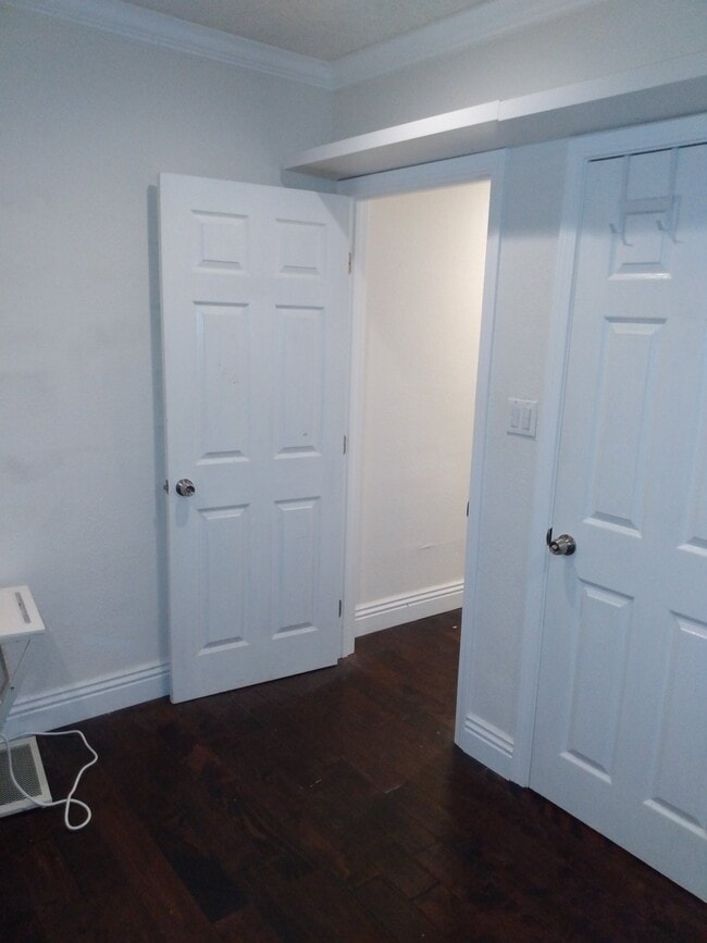 Photo - 5415 S Victoria Ave