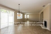 Photo - 53022 Bantry Bay St