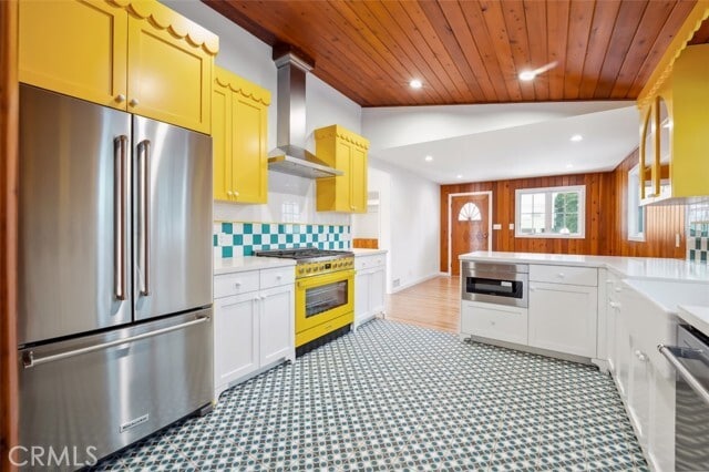 Building Photo - 2549 Beachwood Dr