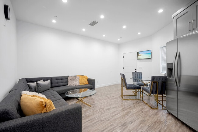 Photo - 13313 Wixom St