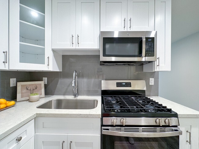 Photo - 6446 Lexington