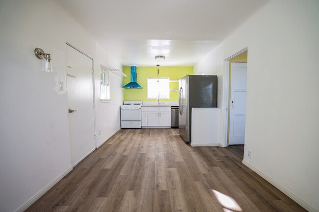 Building Photo - 431 N Ynez Ave Unit C
