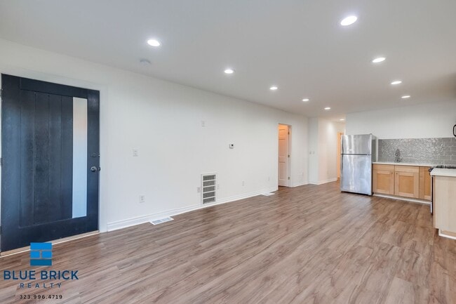 Photo - 1223 N Bronson Ave