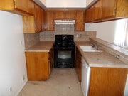 Kitchen - 832 N Hayworth Ave Unit 1
