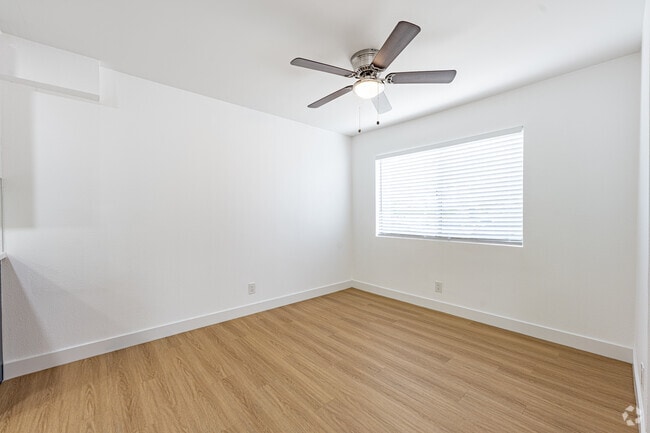 2BR, 3BA - 1232SF - Dining Room - Peerless Building Corp.