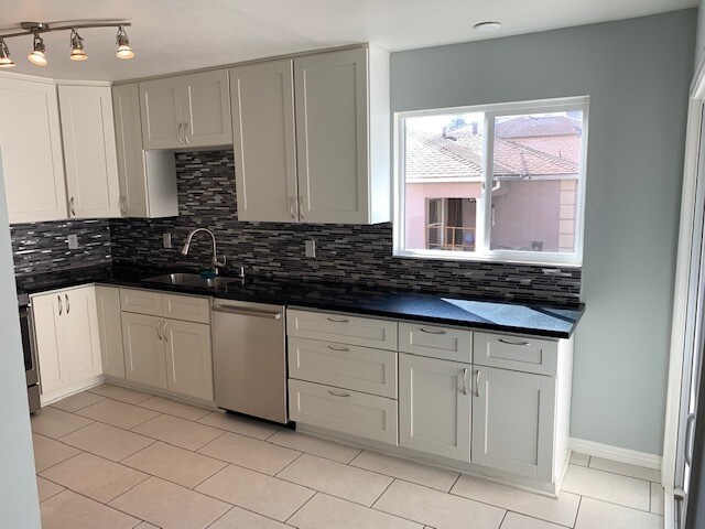 Photo - 11916 Venice Blvd