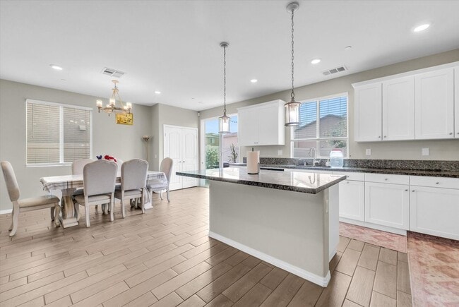 Photo - 1059 Little Leaf St