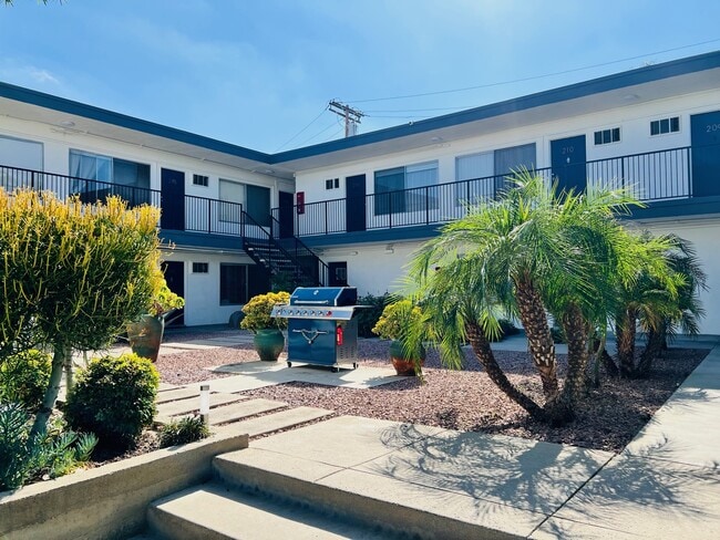 Photo - Carson Oakwood Apartments