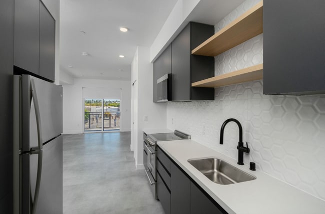 Photo - 3450 W 43rd St Unit 211