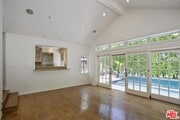 Photo - 530 Westmount Dr