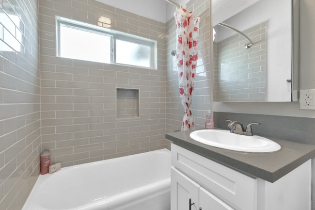 Photo - 1211 Magnolia Ave Unit 1- Bedroom