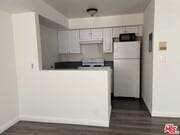 Photo - 641 Normandie Ave Unit 6