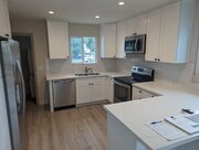 Photo - 3 bedroom/ 2 bath Newly Remodeled Home in ...