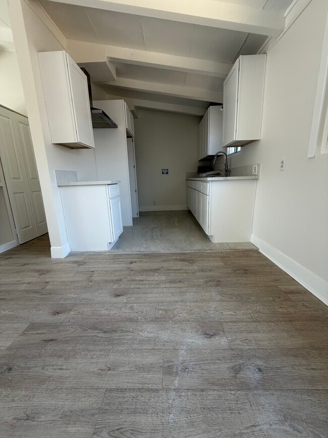 Photo - 2612 W Century Blvd Unit 1