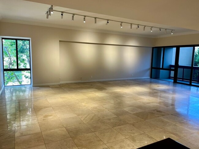 Photo - 10445 Wilshire Blvd