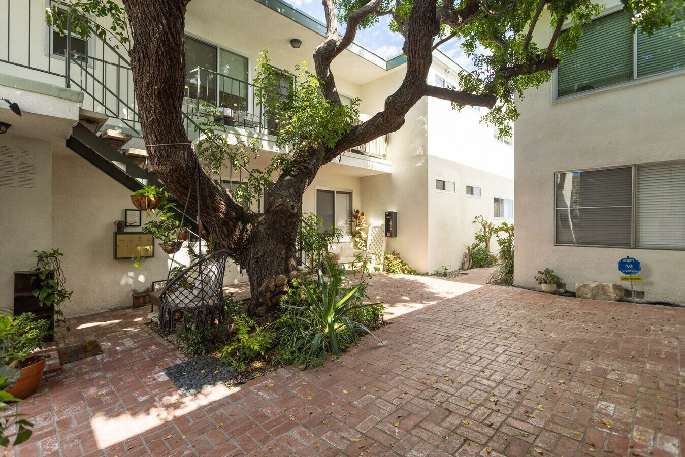 Photo - 2309 5th St & 2310 6th St Apartments