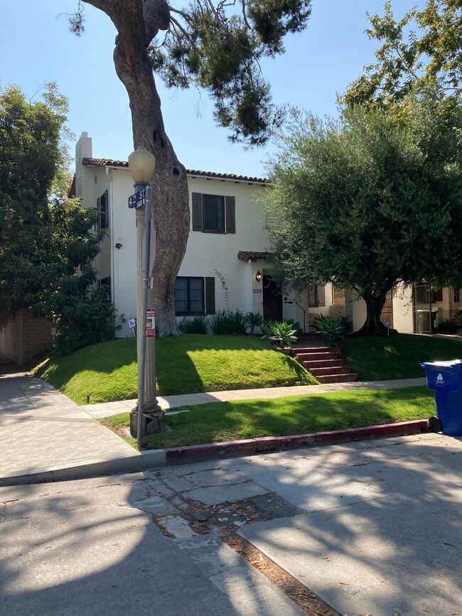 Building Photo - 400 S Citrus Ave
