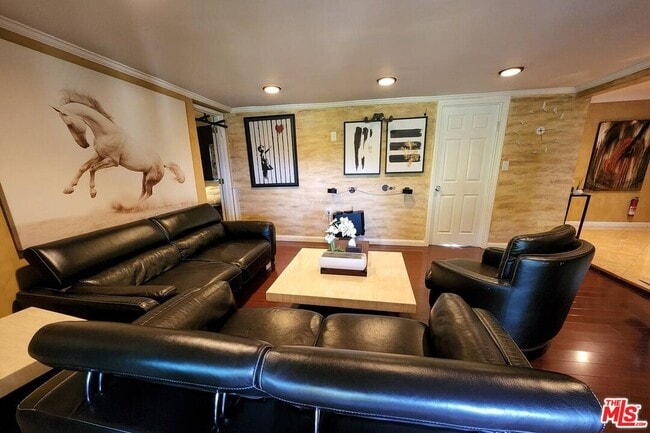 Photo - 15555 High Knoll Rd