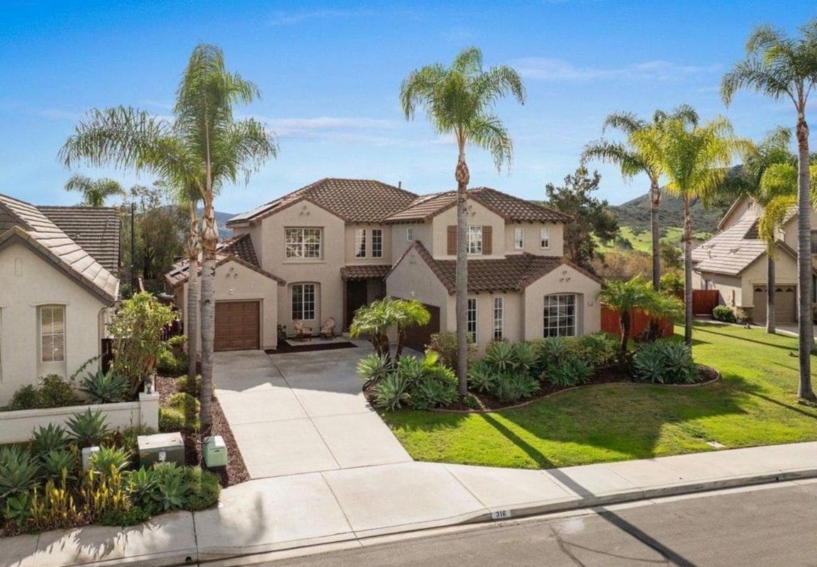 Photo - 316 Crownview Ct