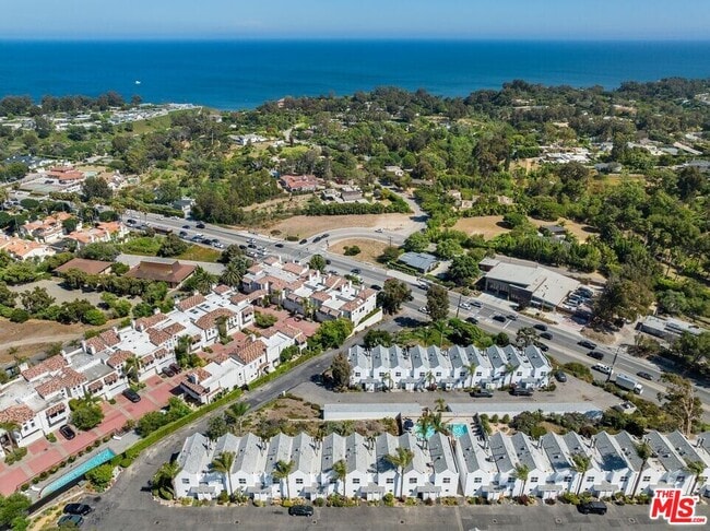 Building Photo - 28711 Pacific Coast Hwy Unit 7
