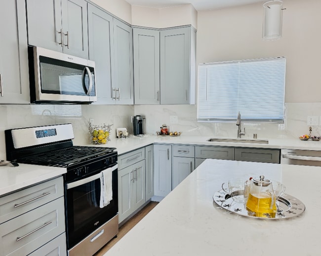 Photo - 8436 Oakdale Ave