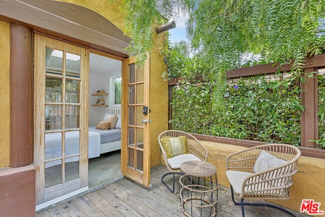 Photo - 718 Vernon Ave