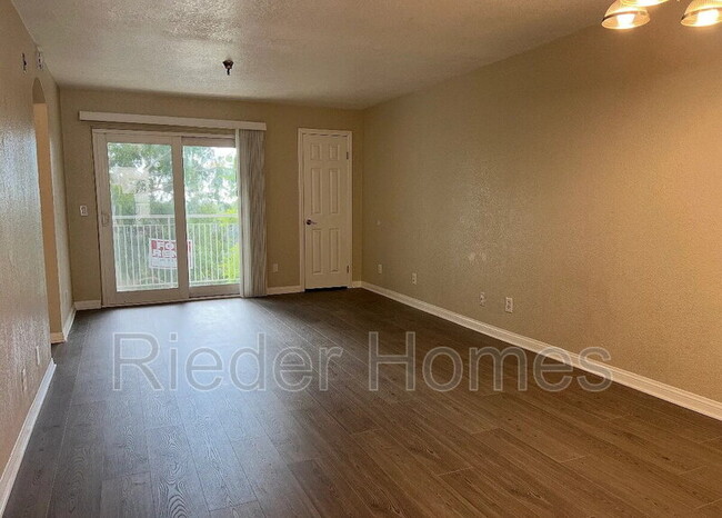 Building Photo - 5252 Orange Ave Unit 127