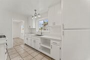Photo - 14722 Strathern St