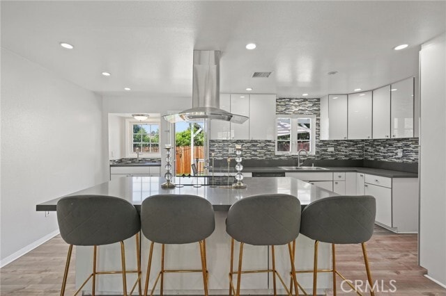 Photo - 18433 Tarzana Dr