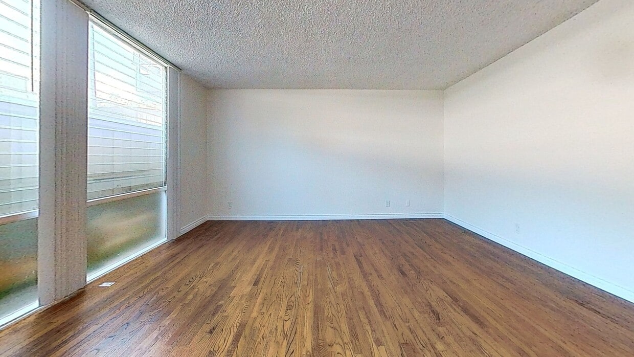 3D Tour - 11131 Rose Blvd