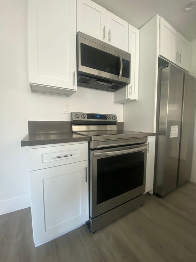 Photo - Top Floor 2bed2bath Apartment in Koreatown Unit 304