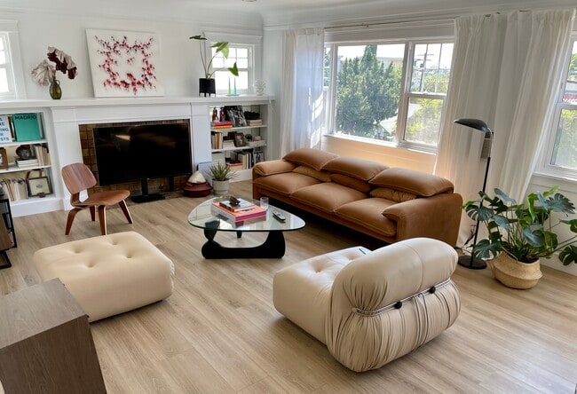 Building Photo - 912 Sanborn Ave Unit 912