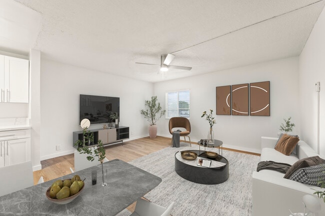 Building Photo - 6316 S Vermont Ave Unit 6 Rental