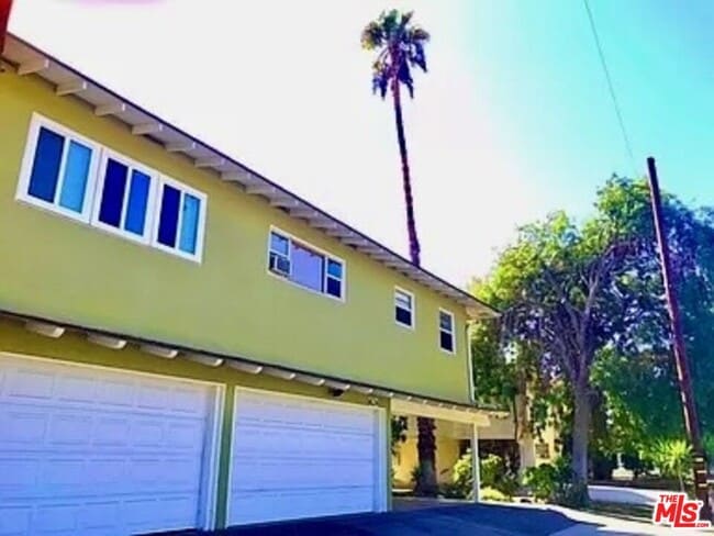 Building Photo - 624 N Toluca Park Dr Unit E