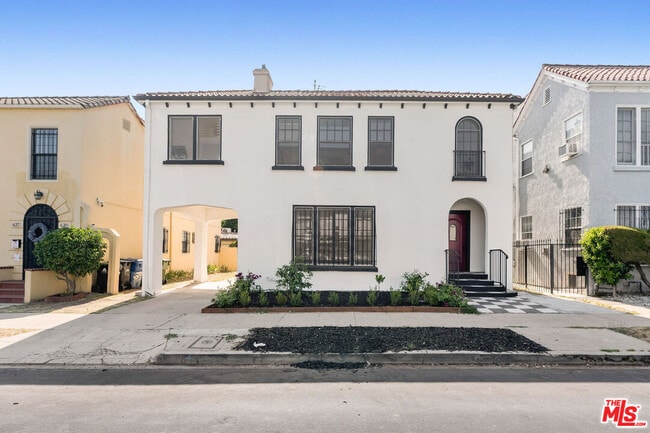 Photo - 641 N Irving Blvd Condo