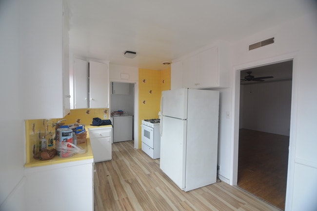 Kitchen - 124 Paloma Ave Unit 124