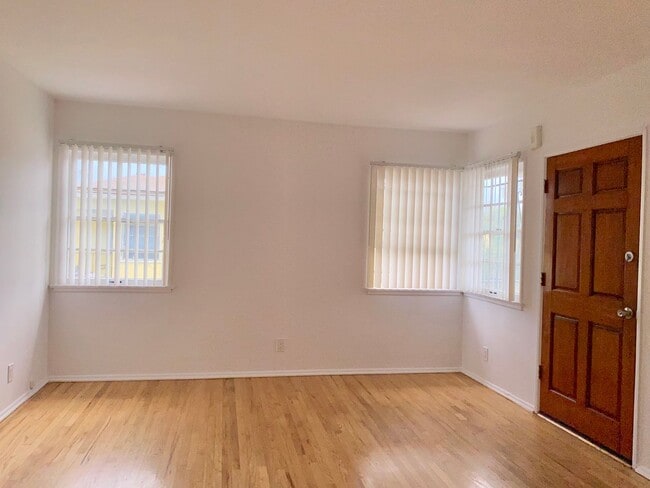 Photo - 360 Rennie Ave Unit 1