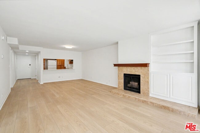 Photo - 10966 Rochester Ave Unit 1D