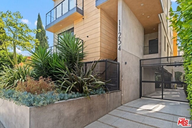 Photo - 11254 Mississippi Ave