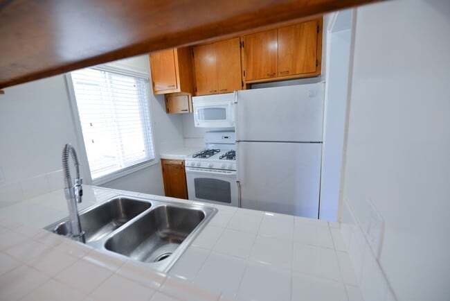 Photo - 2715 Calle Del Comercio Unit Apt #D