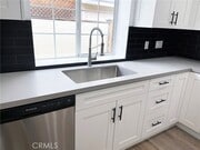 Photo - 6221 Glide Ave