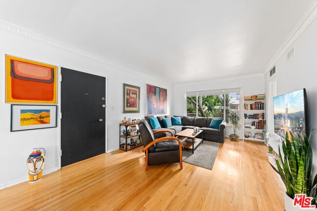 Photo - 1330 N Crescent Heights Blvd Unit 16