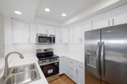 2BR, 2BA - 1,250SF - Kitchen - Malibu Coastline Apartments
